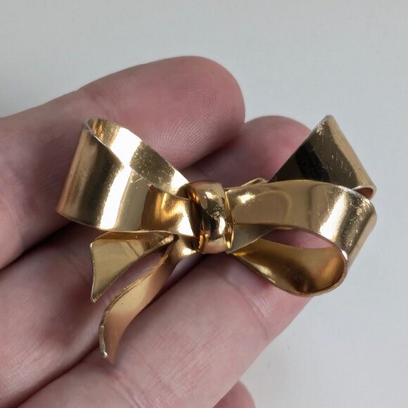 Coro Vintage Golden Bow Brooch - Picture 1 of 8